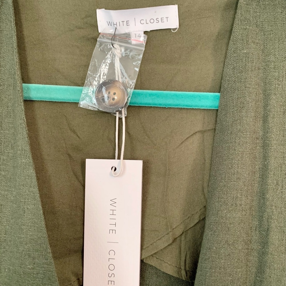 Women’s Fashion Forward Vest - Picture 5 of 8